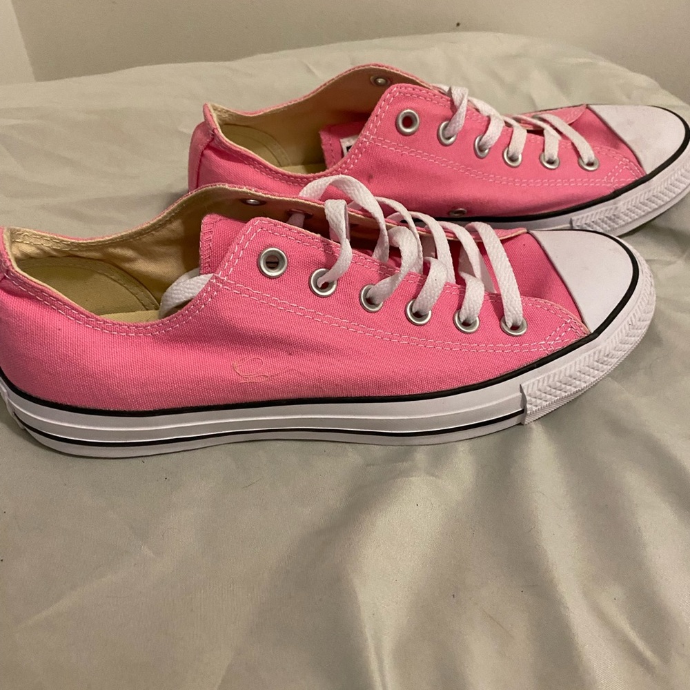 Never worn converse, size 10